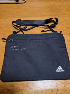 adidas サコッシュ ブラックのサムネイル