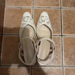 アイボリー レース ポインテッドトゥ ハイヒール