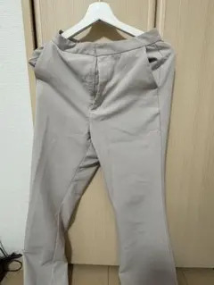 GU ストレッチテーパードパンツ