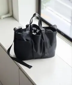 美品　イアパピヨネ　アジャスタートートバッグ　横型