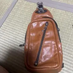 DOUBLES ボディバッグ レザー ブラウンのサムネイル