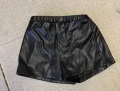 ブラック 合成皮革 ショートパンツ