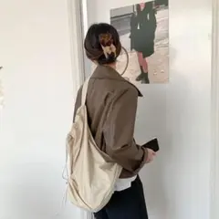 新品 ワンショルダー バックパック ベージュ マット 未使用 レディース メンズ