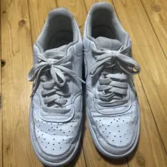 NIKE ホワイト スニーカー メンズのサムネイル