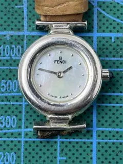 PRADA プラダ ヴィンテージ腕時計 べっ甲 稼働品 PRADA プラダ ヴィンテージ腕時計 べっ甲 稼働品 - メルカリ