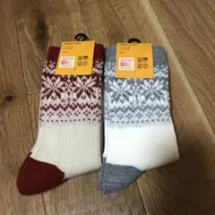 新品 UNIQLO ヒートテックソックス 雪の結晶柄 23-25cm