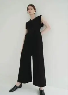 美品✨conteヘリンボーンVネックオールインワン ネイビー - メルカリ