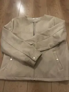 ベージュ ノーカラーライダースジャケット スエード風　Lサイズ