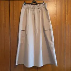 新品☆未使用　ZARA ベージュ ロングスカート XS