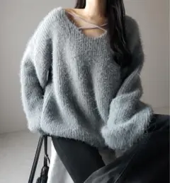 オフショルダーフワフワニット
