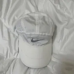 Nike 通気性キャップ ホワイト/グレー