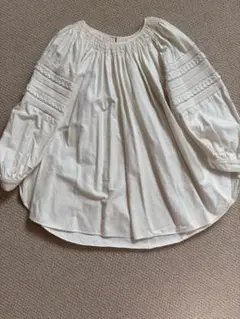 週末限定値下【very掲載】Pheeta アイボリー バルーンスリーブブラウス