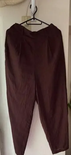 lugnoncure テーパードパンツ