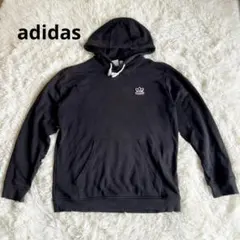 アディダス　adidas フード付きパーカー　ロゴ入り　黒