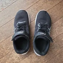 asics ブラック スニーカー レーザービーム21.5cm