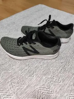 New Balance スニーカー カーキのサムネイル
