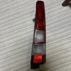 メルセデス・ベンツ W639型（Vクラス/Viano）の純正右テール【新品