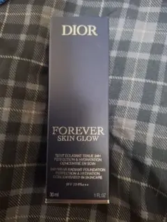 DiorスキンフォーエバーフルイドグロウN1