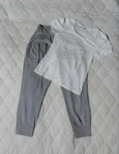 UNIQLO Tシャツ＆リラックスパンツセット売り