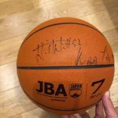 B.LEAGUE サイン入りボール #9安藤周人 #8張本天傑 - メルカリ