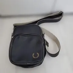 Fred Perry ブラック ショルダーバッグ