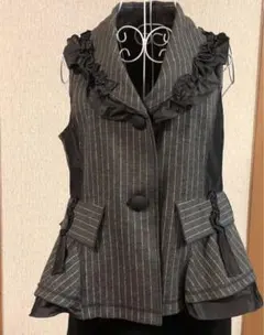 エイココンドウ　ストライプ フリル付きベスト　美品　お値下げ不可のサムネイル