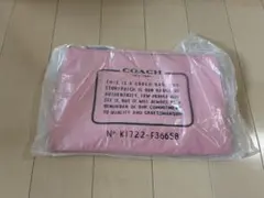 COACH ポーチ ピンク　新品未使用のサムネイル