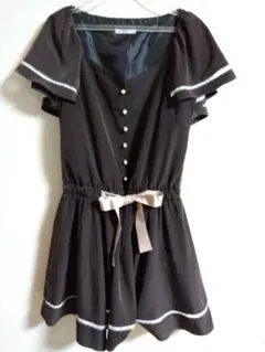 ウィルセレクション　ブラウンパールボタン付かわいいワンピースのサムネイル