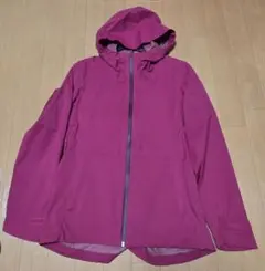 UNIQLO　ブロックテックパーカ