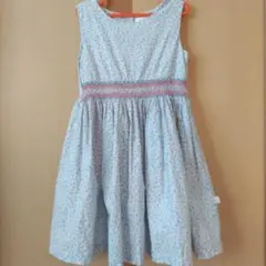 Albettaスモッキングワンピース(4-5y)小花柄　可愛い　上品　海外子供服のサムネイル