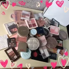 コスメ　　アイシャドウパレットなど　50テン以上　まとめ売り