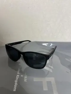 ポリス　サングラスのサムネイル