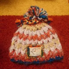 ブーフーウーカラフルなポンポン付きニット帽