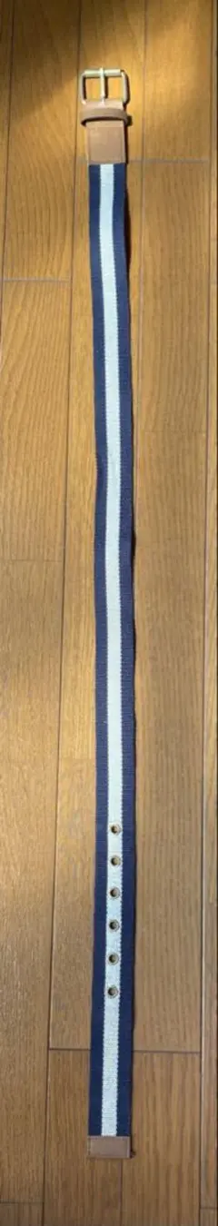 ネイビーとホワイトのストライプベルト