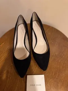 【超美品】COLE HAAN ブラックスエードパンプス