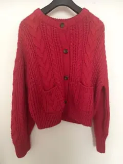 GU ケーブル編み レッドニットカーディガン