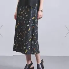 UNITED ARROWS ボタニカル セミフレア スカート