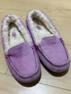 【送料込み】UGG モカシン　アンスレー　ピンク　紫　23