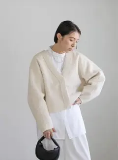 ブークレーVネックショートカーディガン