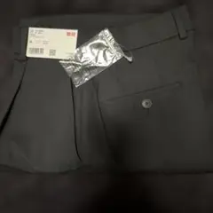 ユニクロ　タックワイドパンツ　Mサイズ