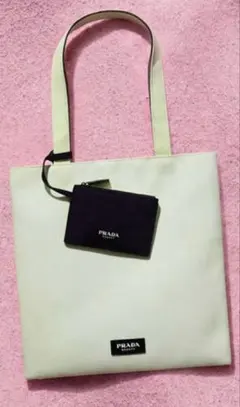 2026年最新】prada ノベルティ トートバッグの人気アイテム - メルカリ