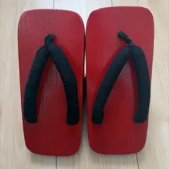 赤 一本下駄のサムネイル