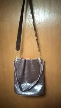 ❤️大幅値下げ❤️ダークブラウン クロコダイル風ショルダーバッグ