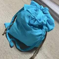 ナイロン巾着ポーチ　ターコイズブルー　バッグ美品