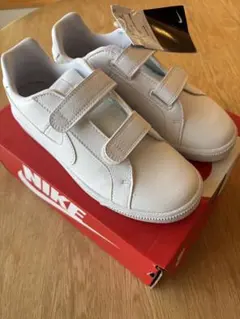NIKE コートロイヤル　ホワイト　21.5㎝
