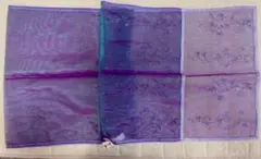 紫色と緑色の刺繍ストール