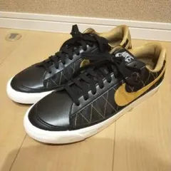 新品 NIKE nike ナイキ スニーカー 28 ブラック ゴールド