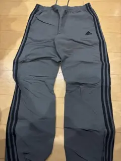 adidas ナイロンパンツ