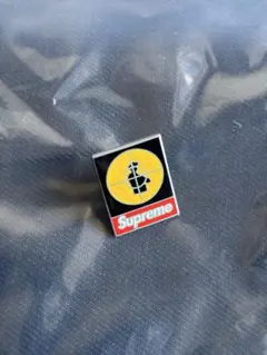 2026年最新】supreme ピンバッジ ロゴの人気アイテム - メルカリ