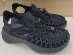 keenユニークアストリアサンダル